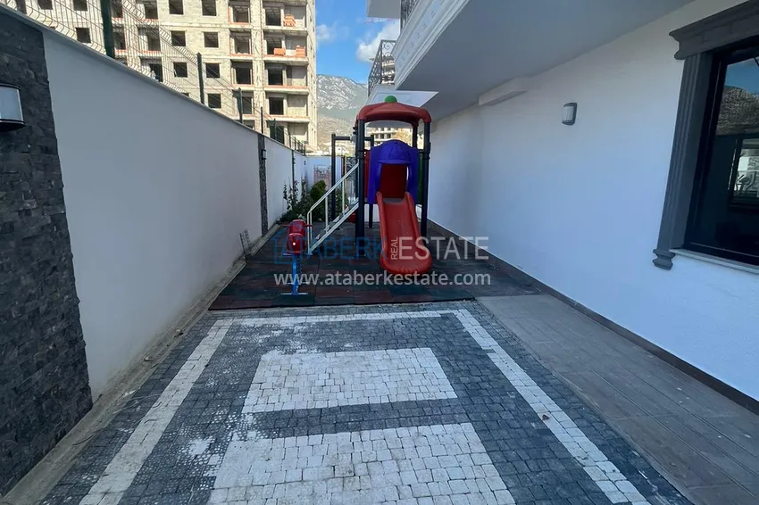 Offer from the investor - 1 + 1 apartment in a complex under construction in Mahmutlar 5 