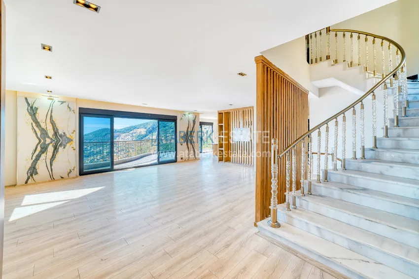 Purchase  Real estate for citizenship! Seafront mansion with seven bedrooms and high-quality finishes — Alanya, Bektash district 1 