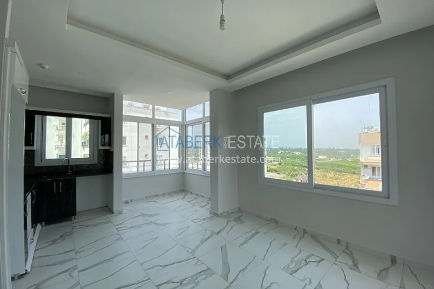 Purchase  Three-room apartment with mountain views in Tomyuk-Mersin area 1 