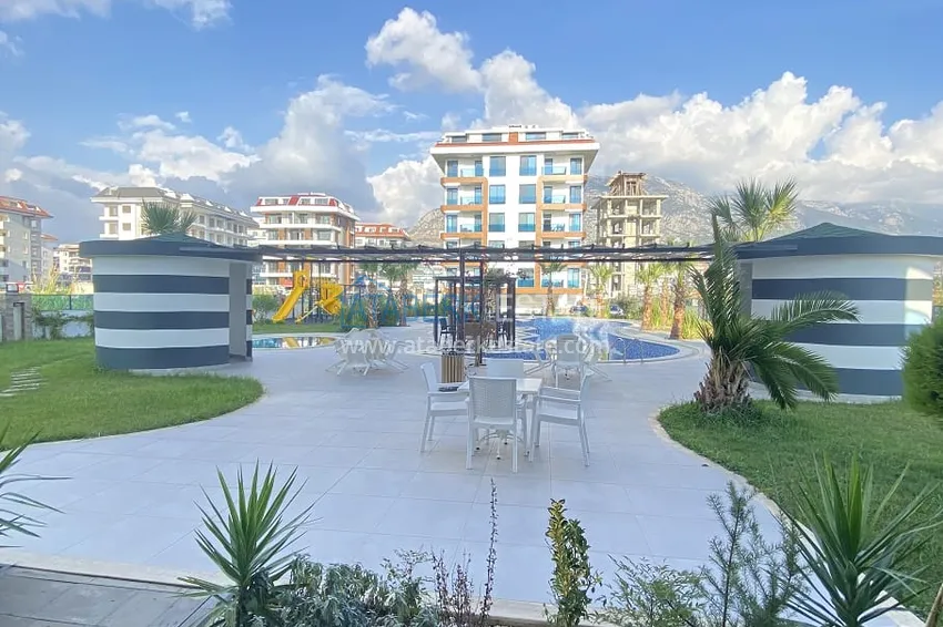 Apartment with new furniture and high-quality finishing in the Kestel area on the seafront 9 