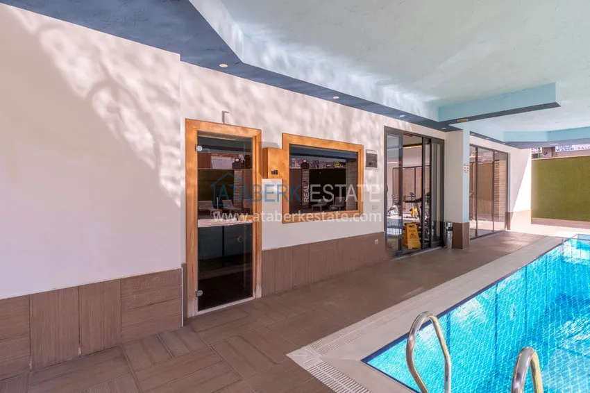 2+1 penthouse duplex with furniture in an area open to residence permits, Alanya center 11 