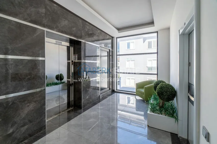 2+1 penthouse duplex with furniture in an area open to residence permits, Alanya center 15 