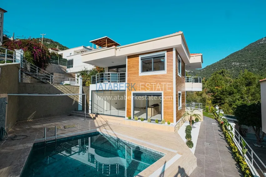 Private two-storey villa with fabulous views — Alanya, Tepe district 1