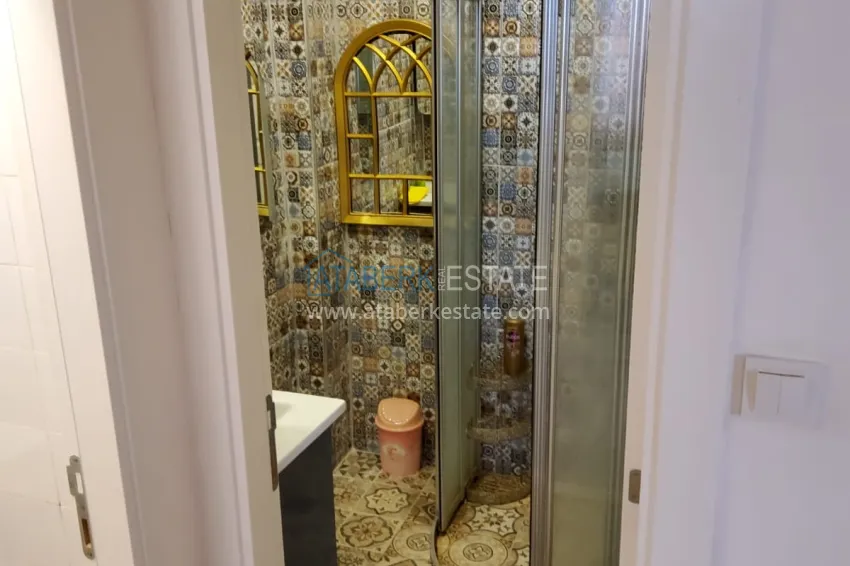 Purchase Three-room apartment with furniture after renovation in the center of Mahmutlar - the area of the secondary market 21