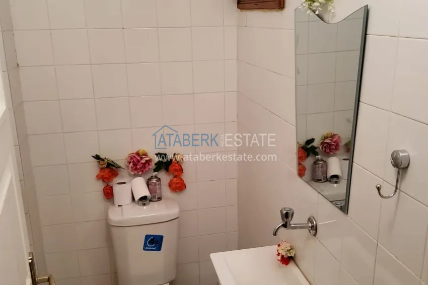 Purchase Three-room apartment with furniture after renovation in the center of Mahmutlar - the area of the secondary market 24
