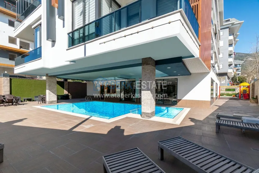 2+1 penthouse duplex with furniture in an area open to residence permits, Alanya center 5 