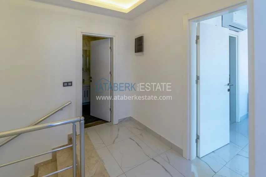 Purchase  2+1 penthouse duplex with furniture in an area open to residence permits, Alanya center 5 