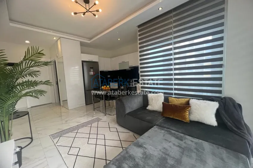 One-bedroom apartment for rent in a complex with rich infrastructure and a private beach — Alanya, Kestel F11 district 1 