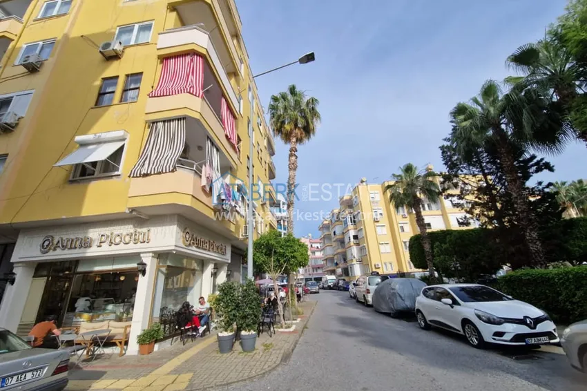 Apartment in the center of Alanya - Damlatas area three-room with a modern interior 2 