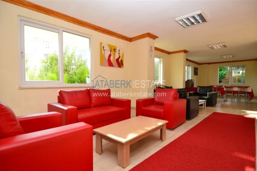 2+1 apartment with furniture and a glazed balcony in Alanya - Cikcilli district 9 