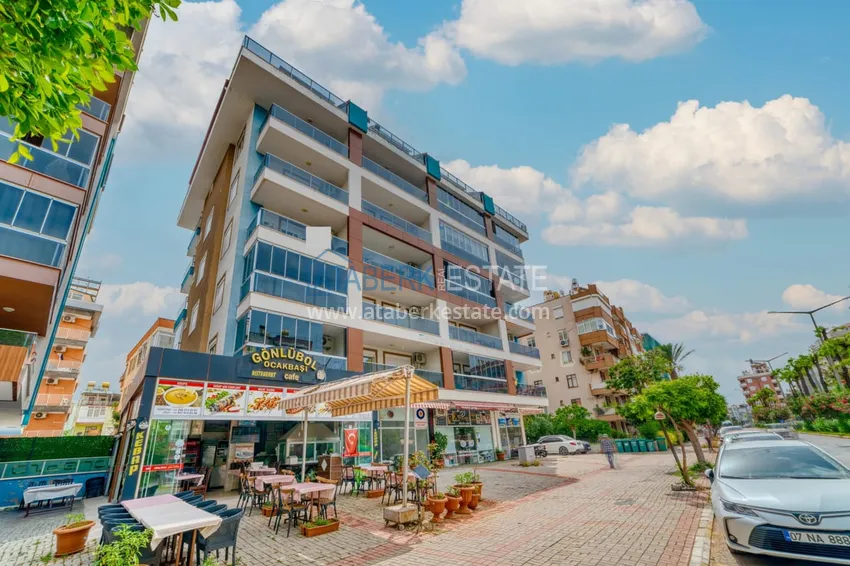 Furnished 2+1 apartment for sale in the center of Alanya just 100 meters from the beach 1