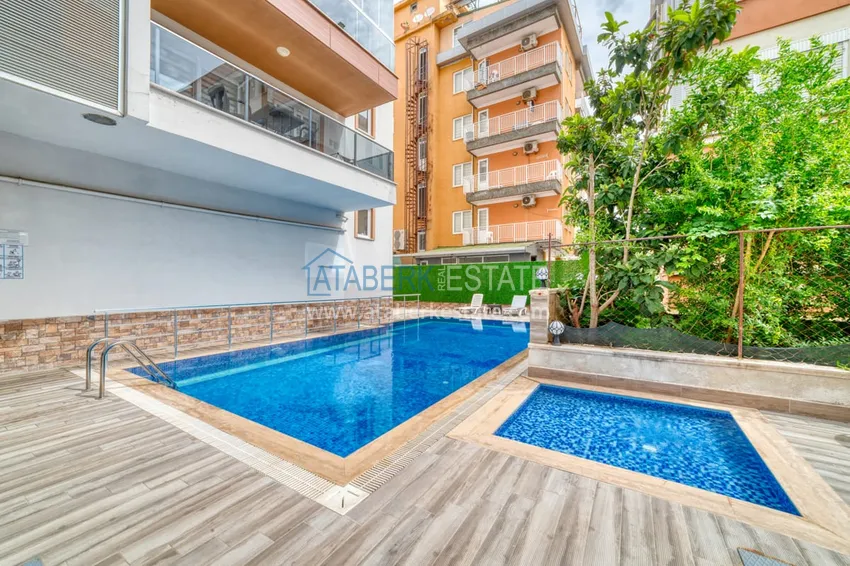 Furnished 2+1 apartment for sale in the center of Alanya just 100 meters from the beach 4
