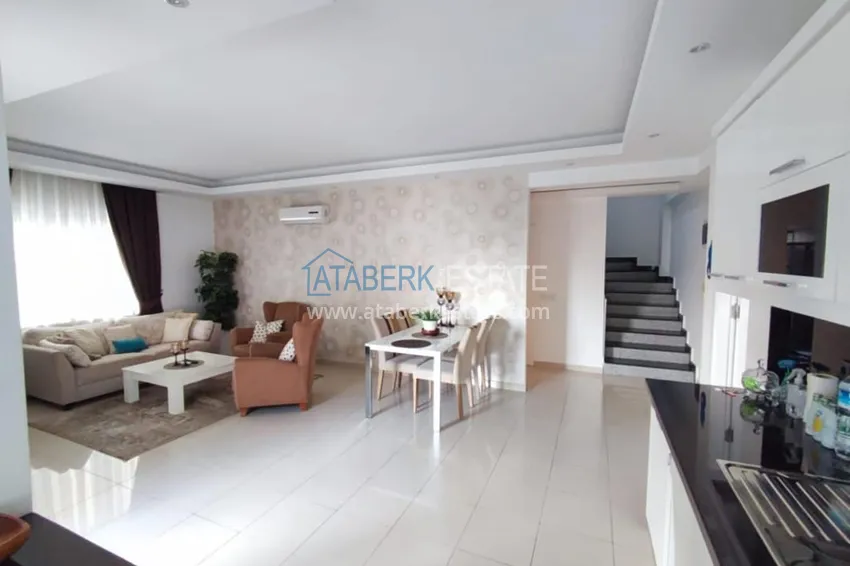 Purchase  5+1 penthouse duplex in the center of Alanya Cleopatra beach area 5 