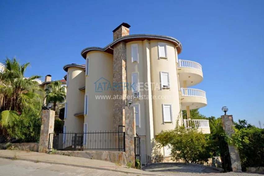Apartment 2 + 1 with designer renovation and sea views, Avsallar area - Alanya 4 