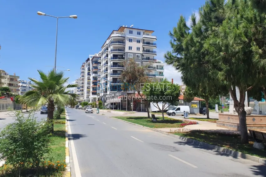 Furnished penthouse with views in a complex on the main street of Mahmutlar district 4 