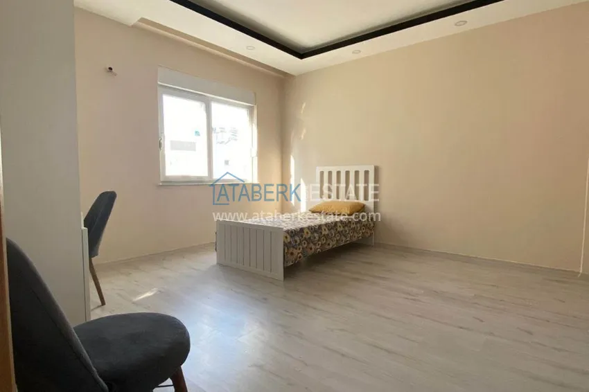 Purchase Spacious 3-bedroom duplex penthouse with furniture in Gazipasa 10 