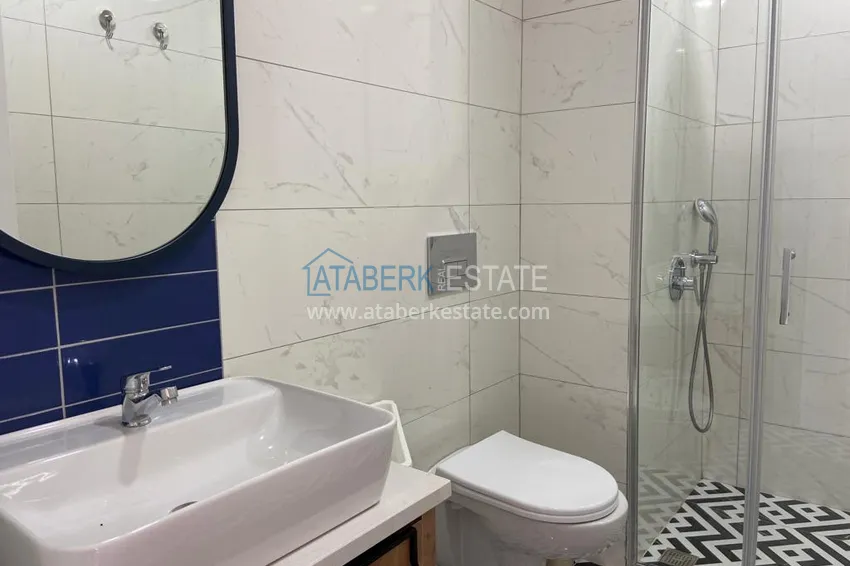 Purchase  Rent in the center of Alanya - one bedroom apartment 3 minutes from the sea No. 38 11 