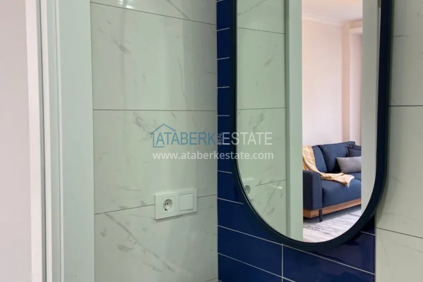 Purchase  Rent in the center of Alanya - one bedroom apartment 3 minutes from the sea No. 38 12 