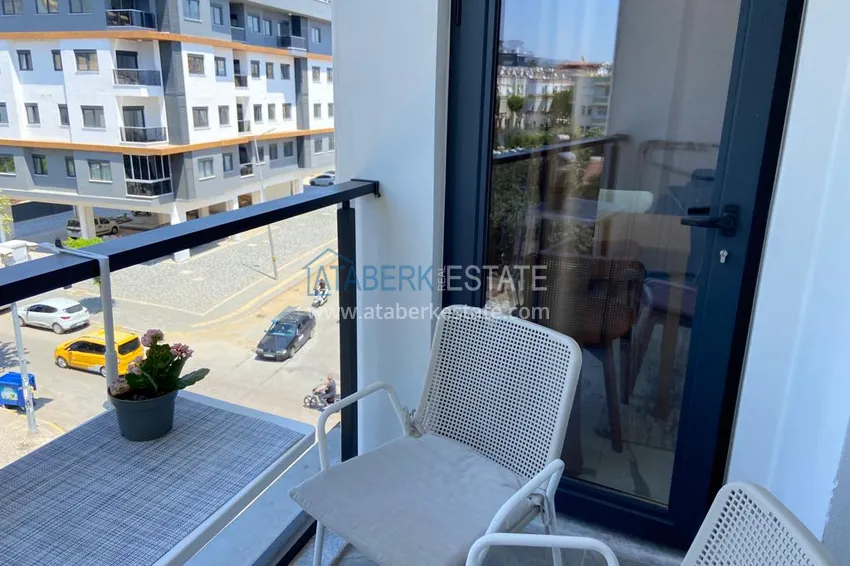 Purchase  Rent in the center of Alanya - one bedroom apartment 3 minutes from the sea No. 38 13 