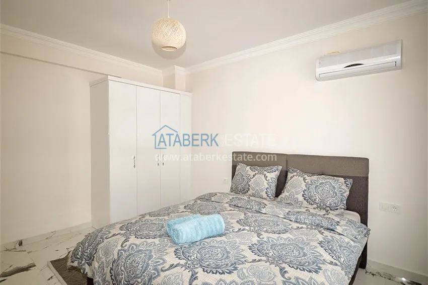 Purchase  Renovated 2+1 apartment with new furniture and sea view - Alanya center, 1 coastal, Cleopatra beach 15 