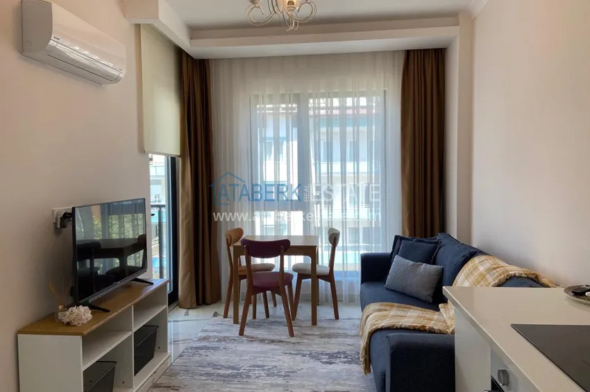Purchase  Rent in the center of Alanya - one bedroom apartment 3 minutes from the sea No. 38 2 