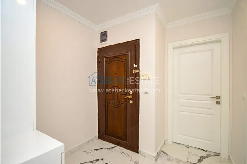 Purchase  Renovated 2+1 apartment with new furniture and sea view - Alanya center, 1 coastal, Cleopatra beach 1 