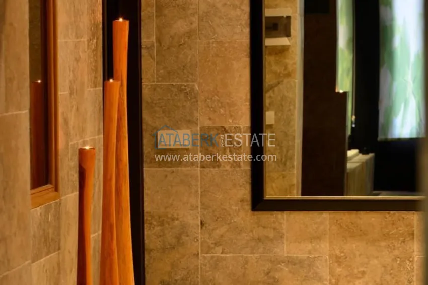 1+1 furnished apartment in a complex on the first coastline, Oba-Alanya area. Real estate for residence permit 9 