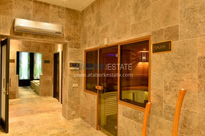 1+1 furnished apartment in a complex on the first coastline, Oba-Alanya area. Real estate for residence permit 10 