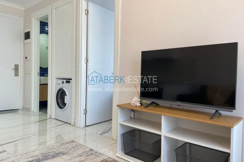 Purchase  Rent in the center of Alanya - one bedroom apartment 3 minutes from the sea No. 38 5 