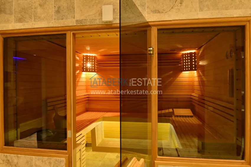 1+1 furnished apartment in a complex on the first coastline, Oba-Alanya area. Real estate for residence permit 11 