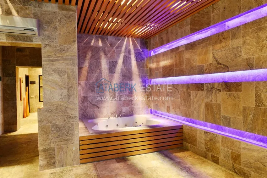 1+1 furnished apartment in a complex on the first coastline, Oba-Alanya area. Real estate for residence permit 12 