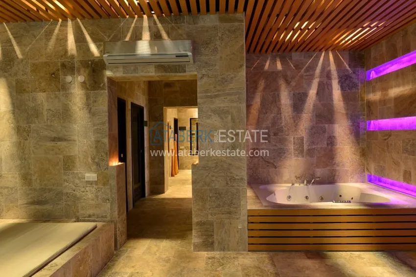 1+1 furnished apartment in a complex on the first coastline, Oba-Alanya area. Real estate for residence permit 13 