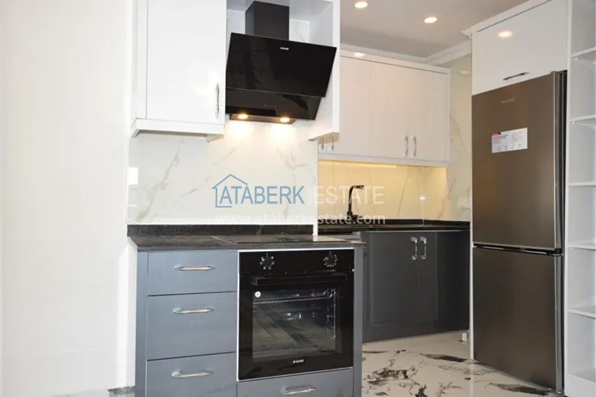 Purchase  Renovated 2+1 apartment with new furniture and sea view - Alanya center, 1 coastal, Cleopatra beach 6 