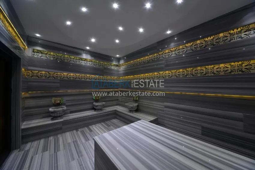 1+1 furnished apartment in a complex on the first coastline, Oba-Alanya area. Real estate for residence permit 14 