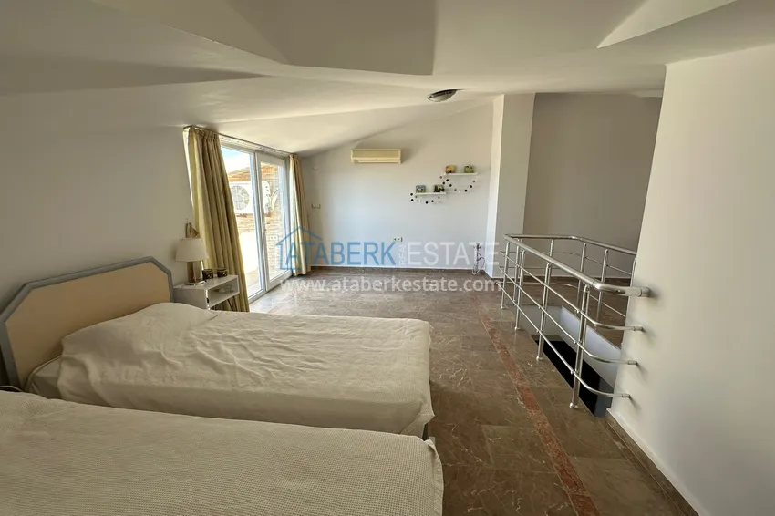 Purchase 4+1 penthouse duplex with furniture and sea views in an area open to residence permits, Tosmur — Alanya 12