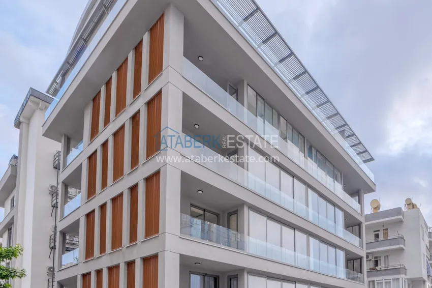 Linear four-room penthouse with furniture in the center of Alanya in a comfortable complex 2 