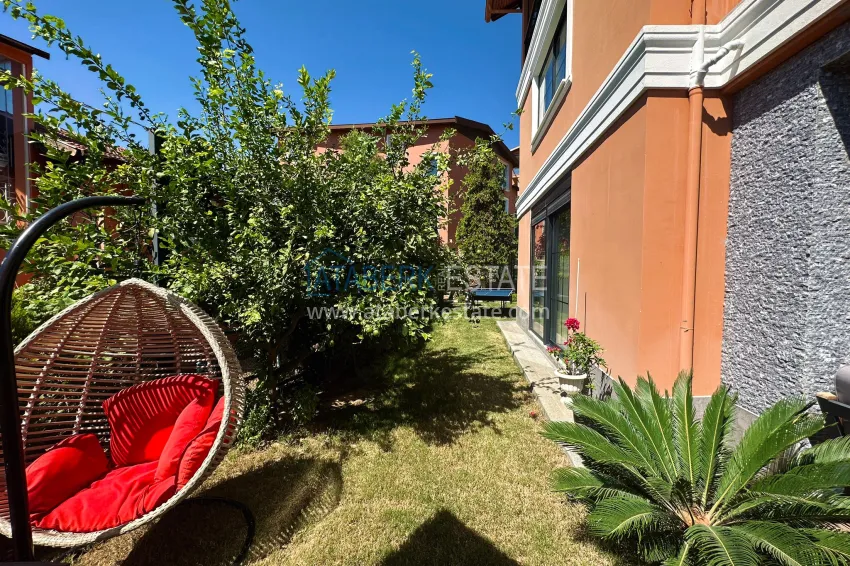 Purchase Furnished triplex villa with modern interior in Alanya - Oba district 2 