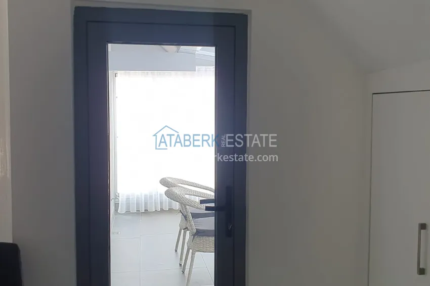 Purchase Linear four-room penthouse with furniture in the center of Alanya in a comfortable complex 9 