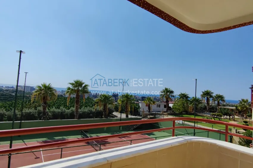 Purchase Panoramic two-bedroom apartment with furniture, glazed balcony in Mahmutlar 27