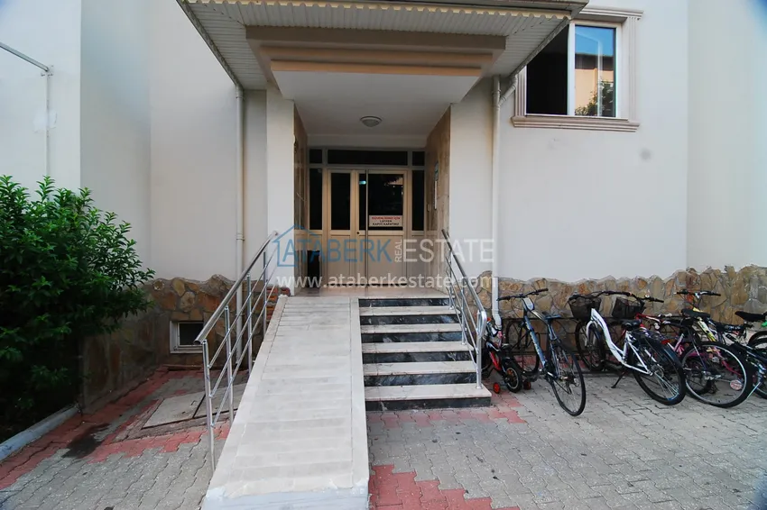 Apartment 2+1 with furniture and glazed balcony in the center of Alanya - Cleopatra Beach area. Real estate for residence permit 8 