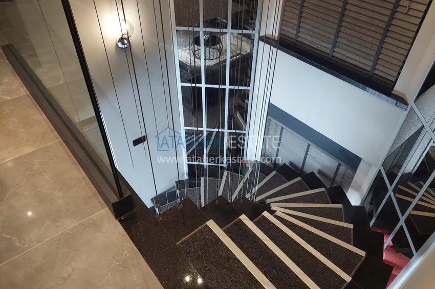 Purchase Rent a two-level premium villa with a private pool in Mahmutlar 10 