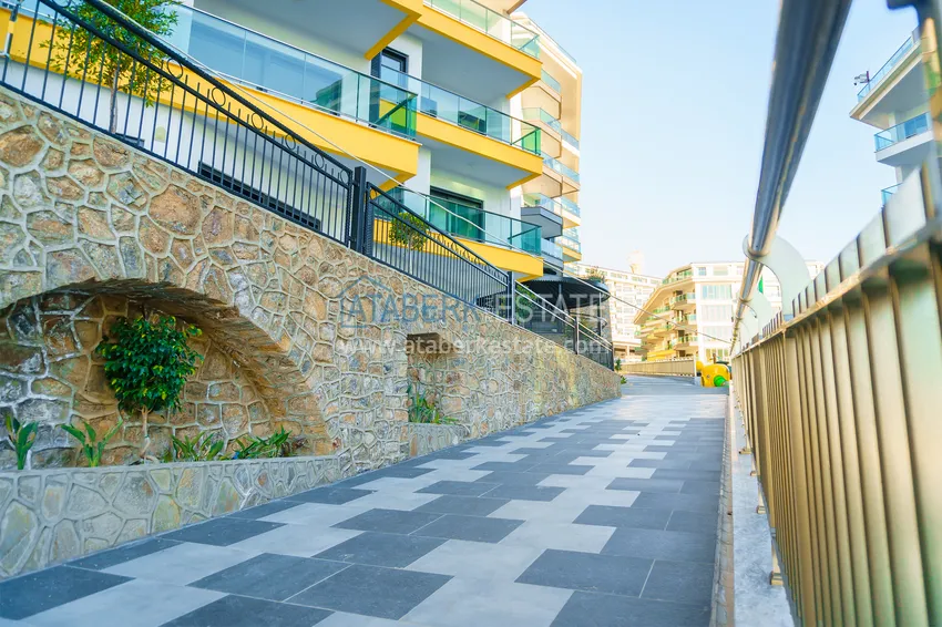 Furnished 1+1 apartment in a complex on the seafront — Alanya, Kargicak district 19 