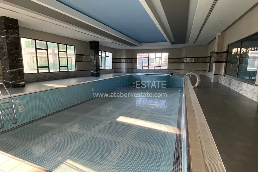 Furnished 1+1 apartment in a complex on the seafront — Alanya, Kargicak district 24 