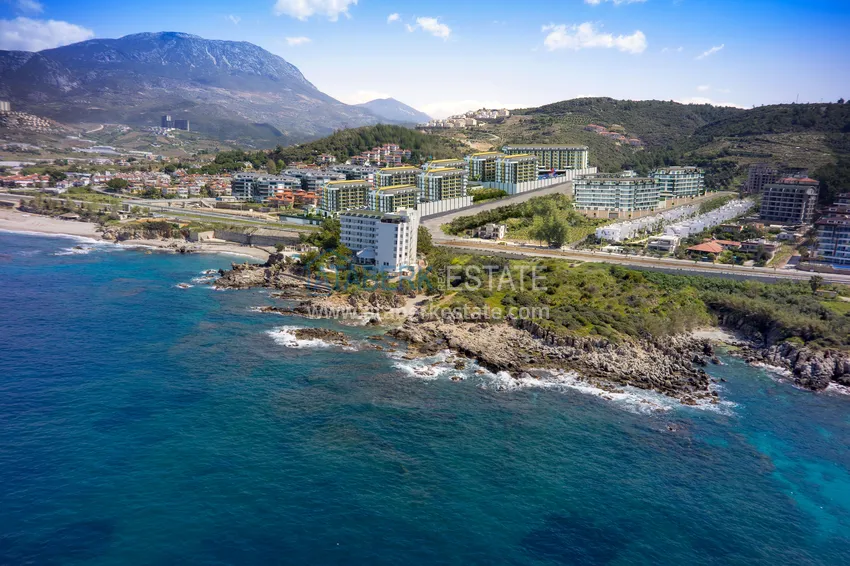 Furnished 1+1 apartment in a complex on the seafront — Alanya, Kargicak district 1 