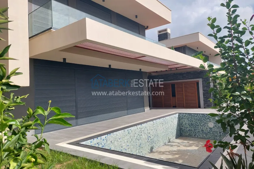 Rent a two-level premium villa with a private pool in Mahmutlar 4 