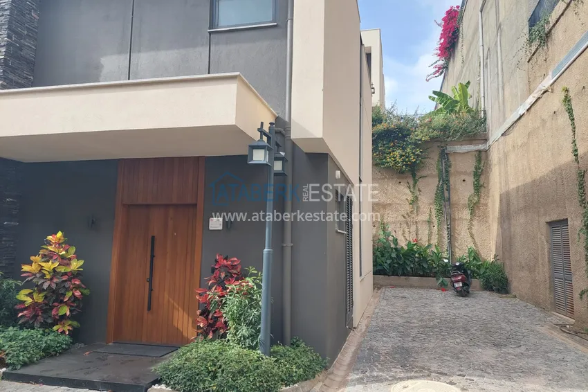 Rent a two-level premium villa with a private pool in Mahmutlar 9 