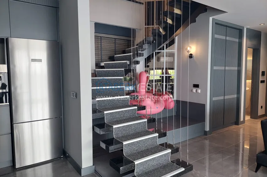 Purchase Rent a two-level premium villa with a private pool in Mahmutlar 9 