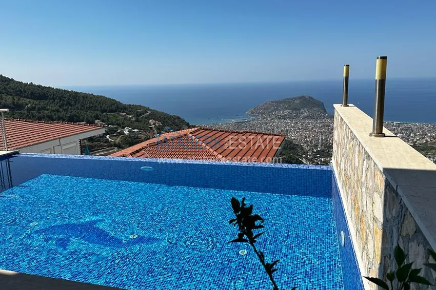 Real estate for residence permit. Villa in Alanya with furniture and stunning views 12 