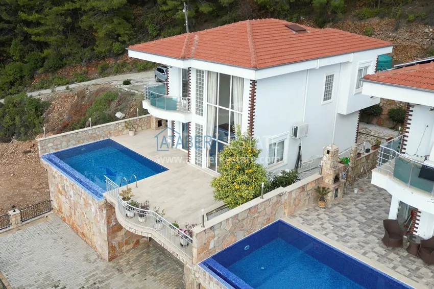 Real estate for residence permit. Villa in Alanya with furniture and stunning views 1 