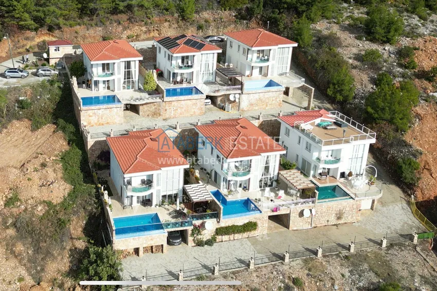 Real estate for residence permit. Villa in Alanya with furniture and stunning views 4 
